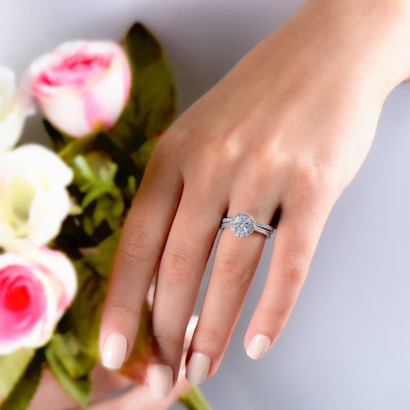 The Round Accent Halo
