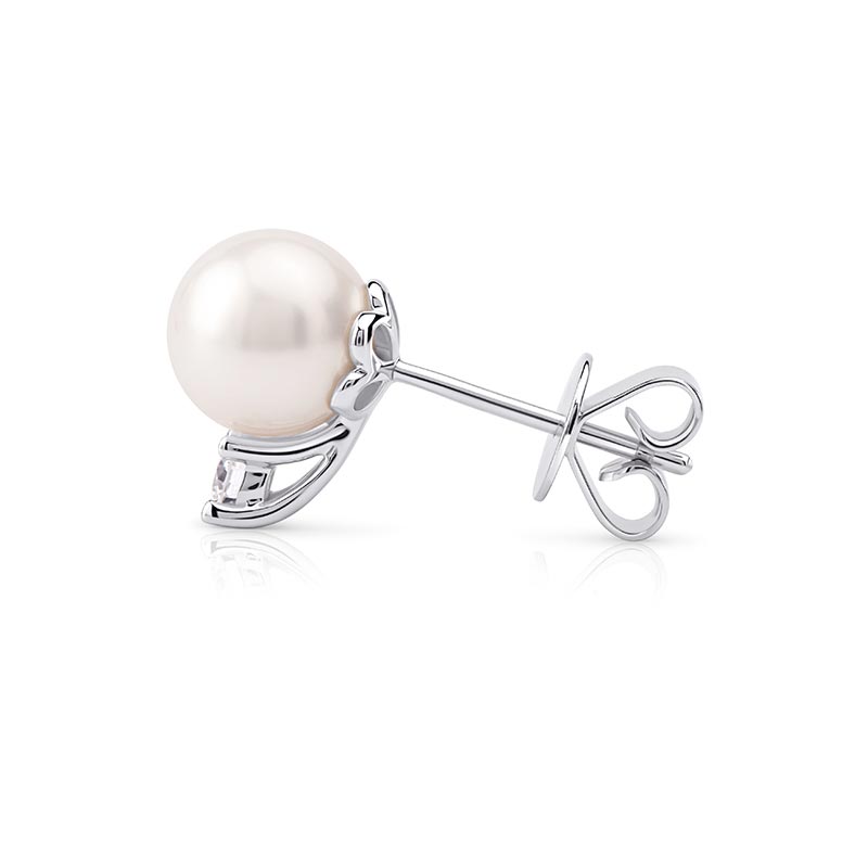 The Pearl & Diamond Studs