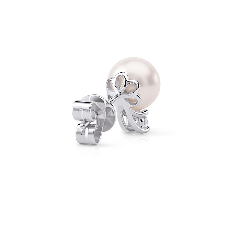 The Pearl & Diamond Studs