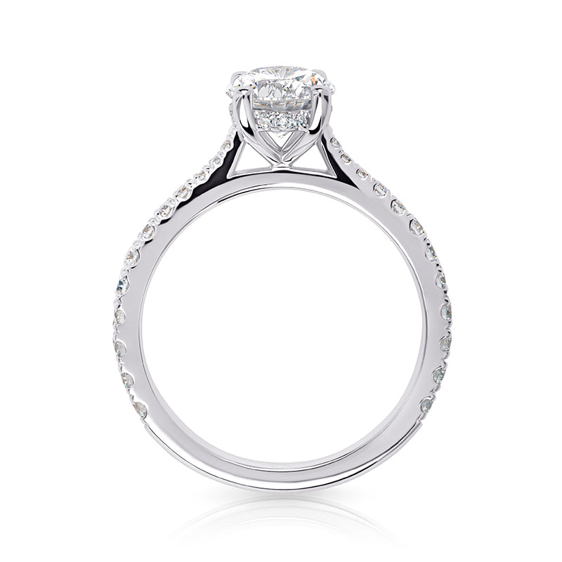 The Oval Pavé