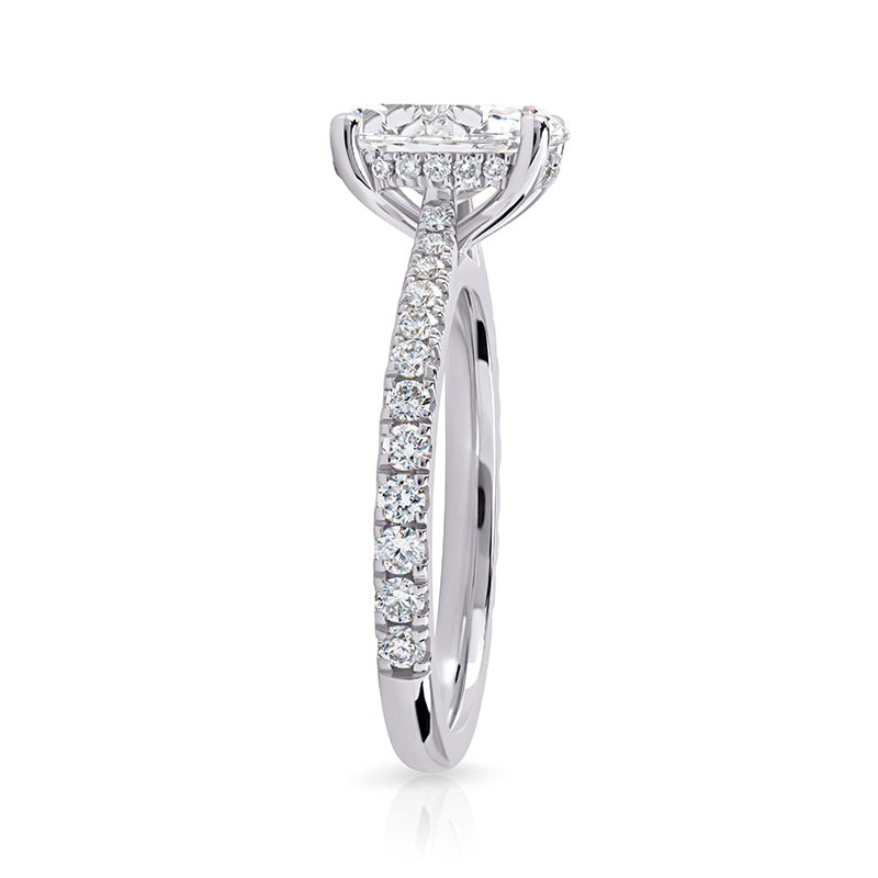 The Oval Pavé